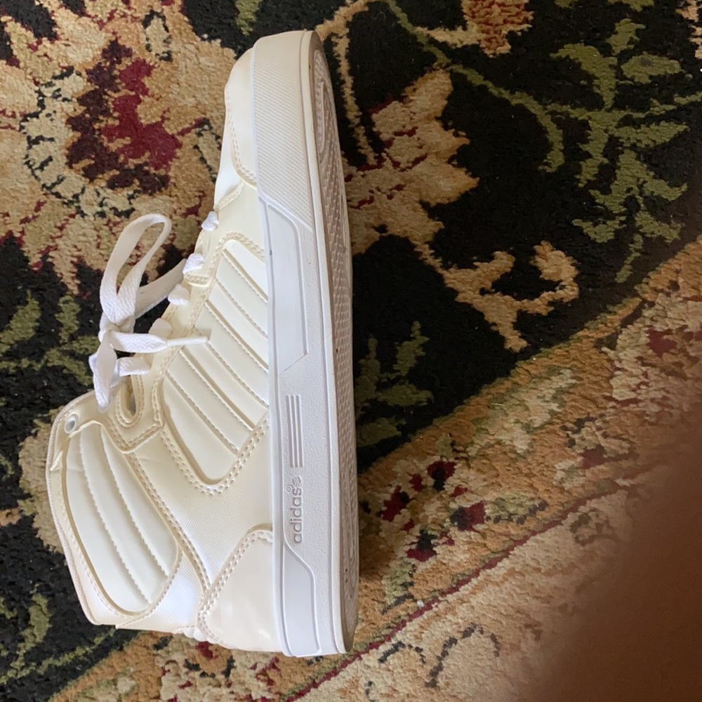 🌻SALE🌻 Adidas shoes size 7 ( used) - Picture 2 of 3